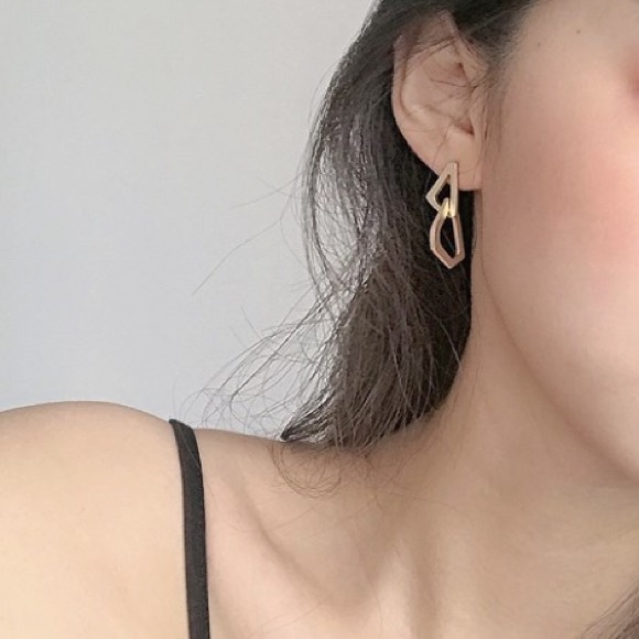 💙Geometric Metal Shape Link Knots Earring - Picture 2 of 8